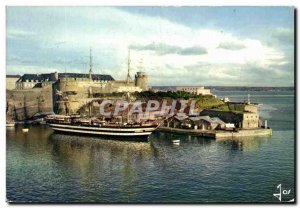 Modern Postcard Brest Boat School Americo Vespucci to the Chateau for the ent...