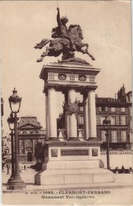 CPA Clermont Ferrand Statue de Vercingetorix (1234036)