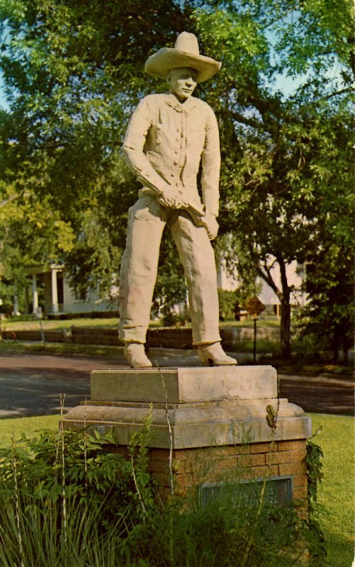 KS - Dodge City. Cowboy Monument on Boot Hill