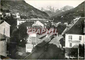 Postcard Modern Brides les Bains (Savoie) Rue Centrale Hotel Vanoise