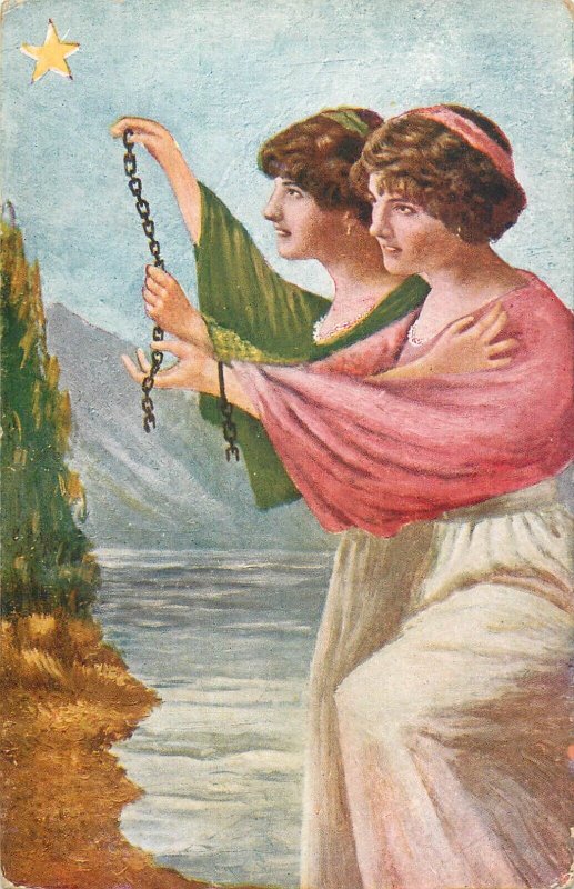 Italian patriotic women allegory vintage postcard Italy ww1