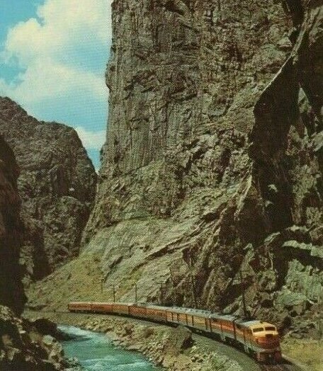 Postcard  View of Rio Grande Train in Royal Gorge, CO.        N6