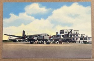 UNUSED POSTCARD - BERRY FIELD, NASHVILLE MUNCIPAL AIPORT, NASHVILLE, TENNESSEE