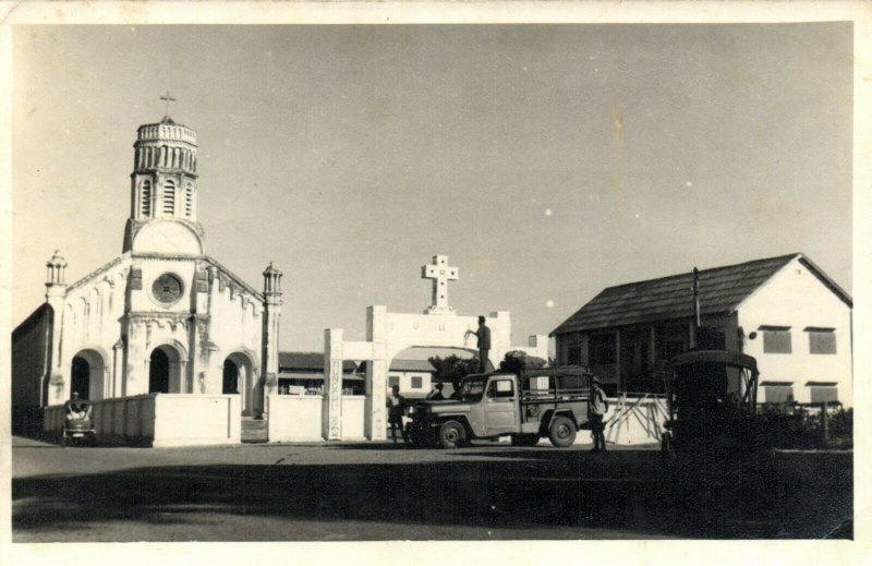 PC CPA LAOS, INDOCHINA, CHURCH SCENE, (b23382)