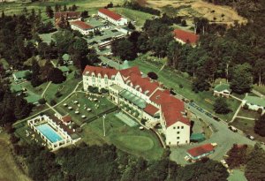 CONTINENTAL SIZE POSTCARD AERIAL VIEW OF THE DIGBY PINES HOTELNOVA SCOTIA CANADA