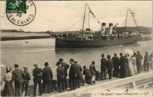 CPA AK Calais - The Queen dans l'Avant-Port SHIPS (1203190)