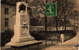 CPA LIMOGES Jardin de l'Hotel de Ville Mon. du Docteur Chenieux (394032)