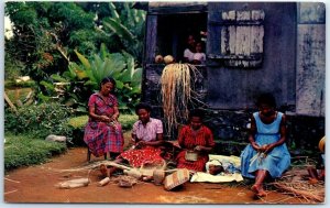 Postcard - Carribean basketworks at Morne-des-Esses, Martinique - France