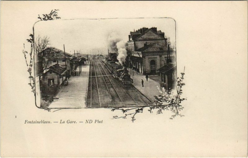 CPA FONTAINEBLEAU La Gare (924797)