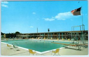 SALISBURY, MD  Maryland-Delaware Line Roadside STATE LINE MOTEL  Pool   Postcard