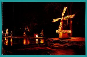 Canada, Ontario, Simcoe - Windmill Christmas Display -  [FG-552]