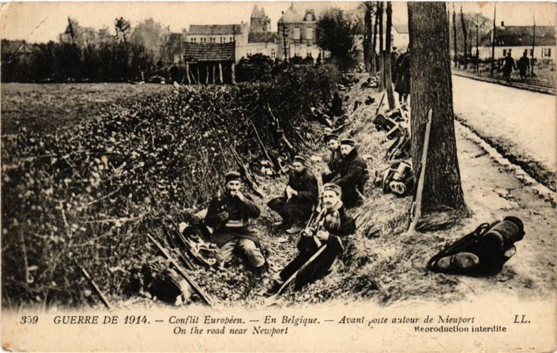 CPA MILITAIRE Conflit Européen-En Belgique (316444)