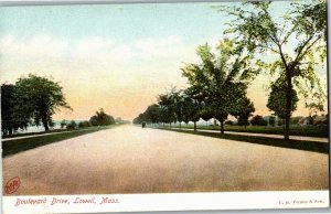 Boulevard Drive, Lowell MA Vintage Postcard A40