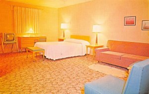 Hatch Utah Bryce Motel and Restaurant Room Interior Vintage Postcard AA111316