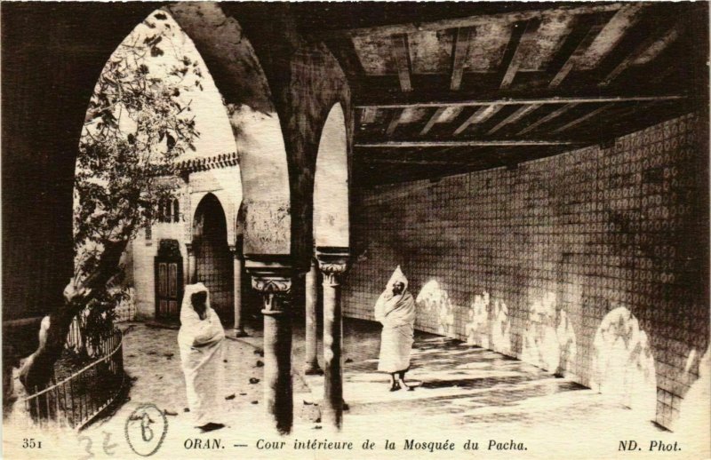 CPA AK Oran Cour interieure de la Mosquée du Pacha ALGERIE (748879)