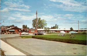 The Parksview Motel & Restaurant Guelph Ontario ON Old Cars Unused Postcard E18