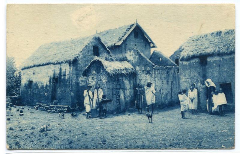 Une Viste aux Pauvres Cases Madagascar 1910c postcard