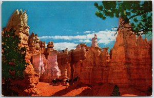 VINTAGE POSTCARD QUEEN VICTORIA IN BRYCE CANYON NATIONAL PARK UTAH 1960s