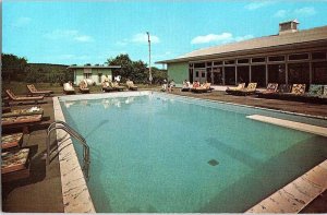 Postcard SWIMMING POOL SCENE Roscoe New York NY AI7188