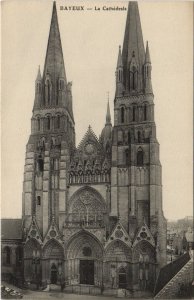 CPA BAYEUX La Cathedrale (1227902)