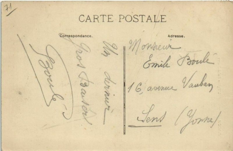 CPA MACON L'Eglise Saint-Pierre (1190739)