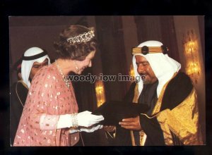 er647 - The Queen meeting HH. Sheikh Isa Bin Sulman Al Khalifa Amir - postcard