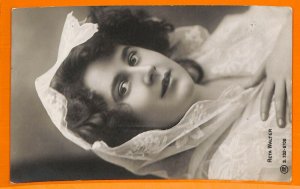 AA8643 -VINTAGE POSTCARD - CINEMA ACTRESS : RETA WALTER