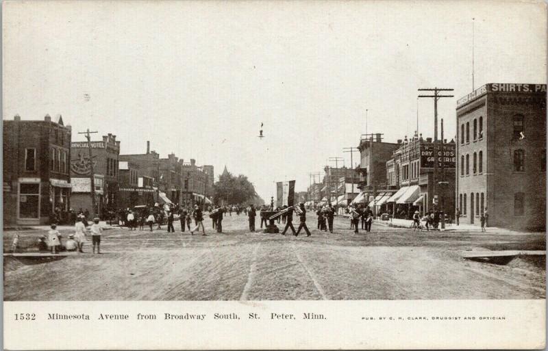 Minnesota Avenue from Broadway South St. Peter MN Minn UNUSED Postcard D87