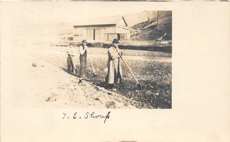 F42/ Occupational RPPC Postcard c1910 Shoup Barn Farming Field 14
