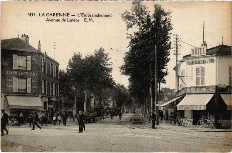 CPA La Garenne Colombes Embarchement Avenue de Lutece (1314489)