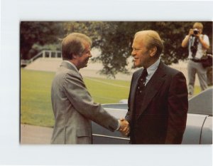 Postcard Jimmy Carter and Gerald Ford,. Jr, in a warm handshake, White House, DC