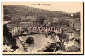 Fontaine de Vaucluse - View of & # 39ensemble the village and the great basin...