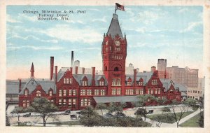 MILWAUKEE WISCONSIN~CHICAGO MILWAUKEE & ST PAUL RAILWAY DEPOT~1920s POSTCARD