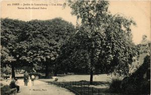 CPA PARIS 6e Jardin du Luxembourg. Une Allée Statue de Ferdinand Fabre (241466)