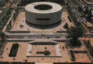 CONTINENTAL SIZE POSTCARD AERIAL VIEW OF THE SCULPTURE GARDEN OF HIRSHORN MUSEUM