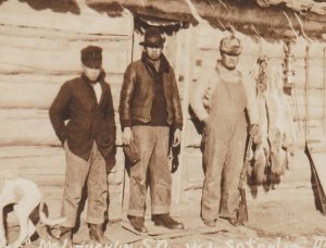 McLaughlin SOUTH DAKOTA RPPC c1915 SIOUX INDIANS Indian LOG CABIN Farm DOG SD