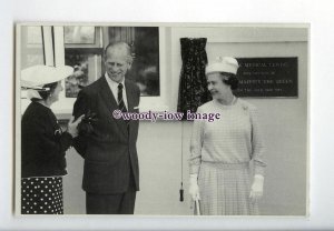 er0019 - Queen & Duke of Edinburgh open Sark Medical Centre in 1989 - postcard