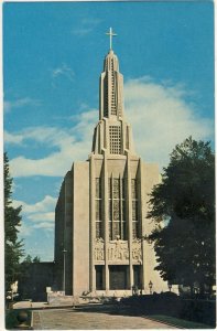 Striking Hartford, Connecticut/CT Postcard, St Joseph Cathedral