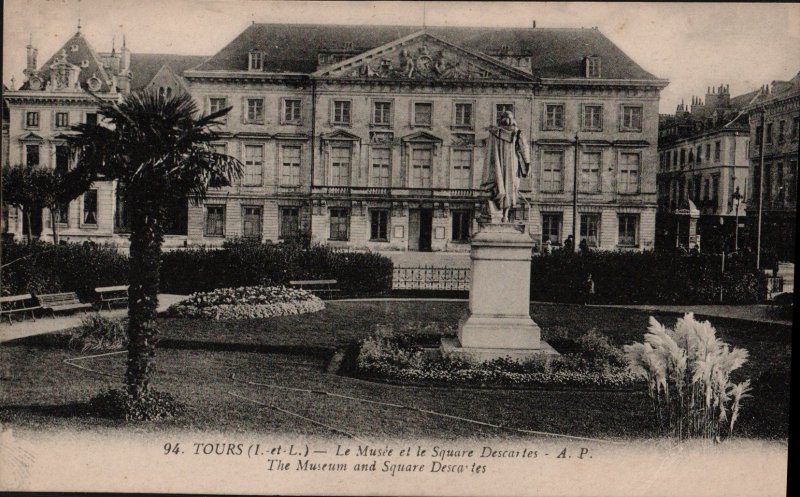 Tours - Le Musee et le Square Descartes   PC