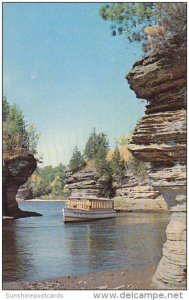 Lovers Lane At Lone Rock Lower Dells Of The Wisconsin River Wisconsin Dells W...