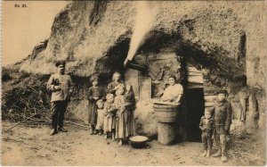 CPA Aisne - Soldier with a Family and a Cave Hut - Types (1062898)
