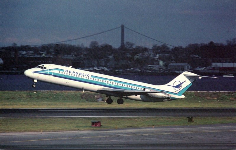 Republic Airlines McDonnell Douglas DC-9-31 At New York La Guardia Airport