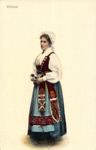 L013 Sweden Warend costume lady vintage postcard