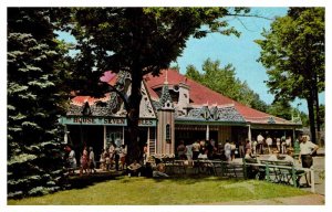 Postcard SHOPS SCENE Salem New Hampshire NH AR3939