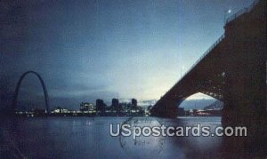 Arch & Eads Bridge in St. Louis, Missouri