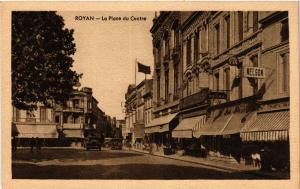 CPA ROYAN - La Place du Centre (480842)