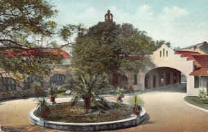 Postcard Court Scene at Wentworth Hotel in Pasadena, California~128649