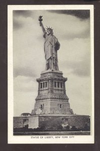 NEW YORK CITY THE STATUE OF LIBERTY NY BLACK AND WHITE VINTAGE POSTCARD