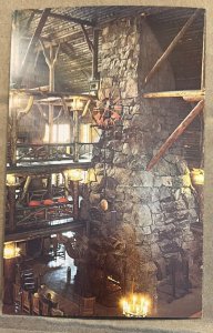 UNUSED POSTCARD - OLD FAITHFUL INN LOBBY, YELLOWSTONE NATIONAL PARK