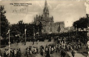 CPA Ste-ANNE-d'AURAY - Arrivée des Péerinages (431398)